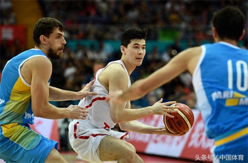 2018国际男篮锦标赛次轮 中国红队2分险胜乌克兰队