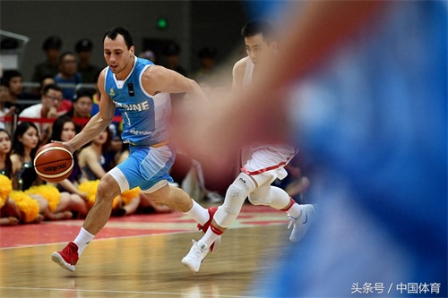 2018国际男篮锦标赛次轮 中国红队2分险胜乌克兰队