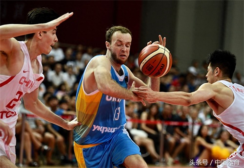 2018国际男篮锦标赛次轮 中国红队2分险胜乌克兰队