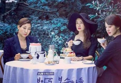 ​40岁女人怎样穿搭好看(衬衫时尚穿搭)