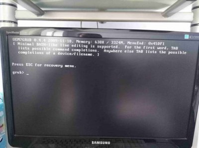 ​电脑显示英文开不了机怎么解决(电脑显示英文无法启动到页面)