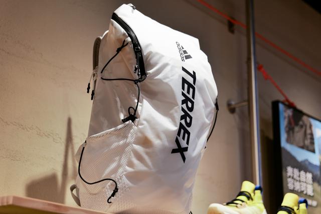 adidas户外运动旗舰店（adidasTERREX旗舰店开业开启可持续户外服饰）(4)