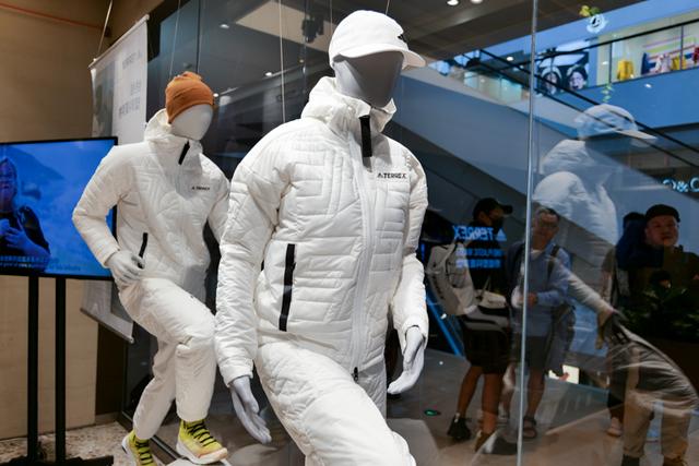 adidas户外运动旗舰店（adidasTERREX旗舰店开业开启可持续户外服饰）(2)