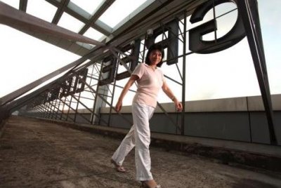 ​谁的青春不美丽？看完董明珠年轻时照片，网友：和奶茶妹有得比！