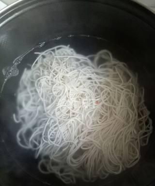 凉面的做法大全，广元黑米凉面的做法大全？图4