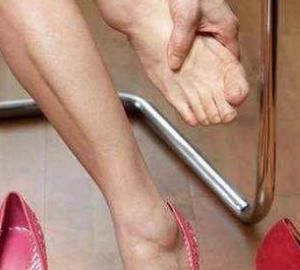 鞋跟磨脚，鞋跟的沿磨脚脖子怎么办？图5