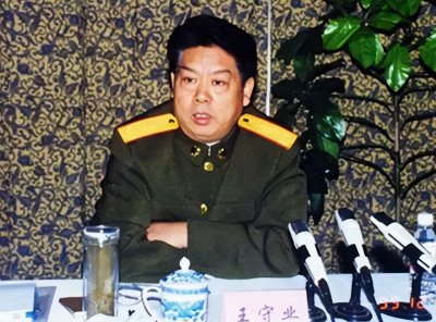 ​海军中将好色成性！淫乱文工团女兵，敛财上亿，最终栽在情妇手里