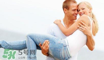 中年夫妻如何进行性生话？中年夫妻性生活每周几次