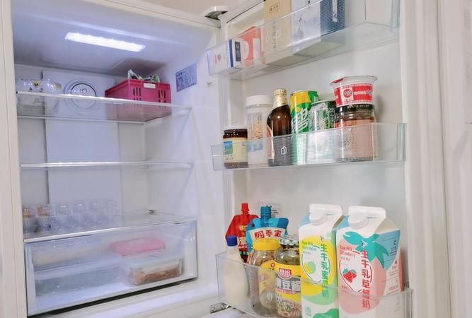 纯牛奶能不能放冰箱?