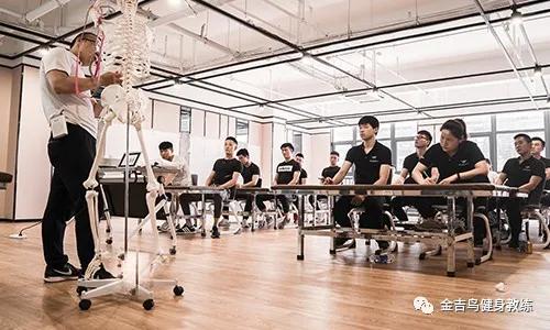 一个合格的健身教练需要什么条件（成为健身教练有什么条件）(3)