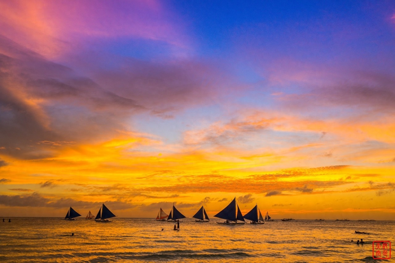 长滩岛是菲律宾中部的一座岛屿，是旅游胜地之一