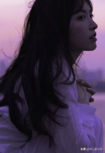 ​高颜值极品软妹甜美可爱浴室写真