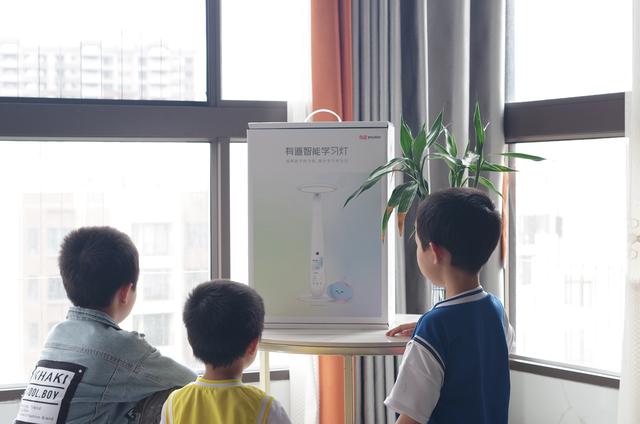 网易有道智能学习灯测评（有道智能学习灯）(2)