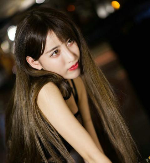 酒吧敲一次钟，大约需要花多少钱？女酒保无奈说出大实话