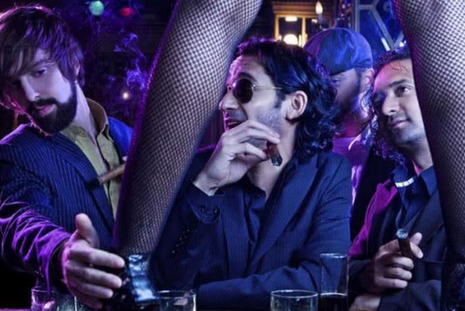 酒吧敲一次钟，大约需要花多少钱？女酒保无奈说出大实话