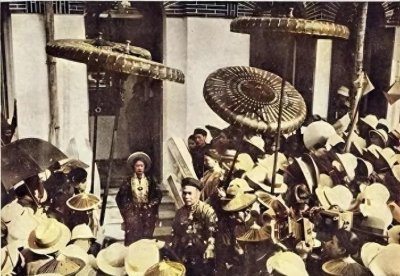 ​南芳皇后：气质清冷弱柳扶风，盛宠之下7年生5胎，身材发福被抛弃