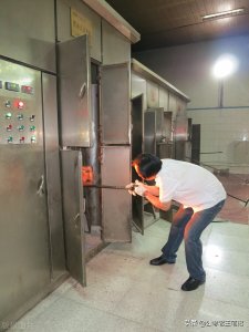 ​殡仪馆经常在招人，但岗位冷门报的人少，其实工资比较高