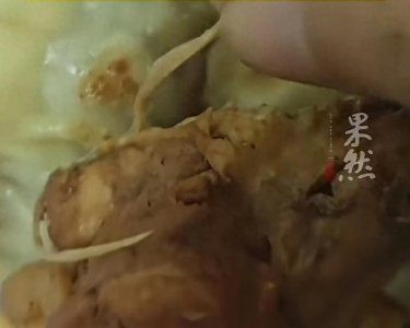 ​央视报道！重庆幼儿园鸡腿带毛事件，官方回应来了！用词很妙！