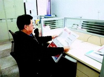 ​退居“二线”，是人才、资源的巨大浪费，应该改革。