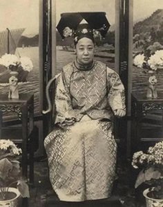 ​张学良晚年对溥杰发妻唐怡莹（唐石霞）的回忆