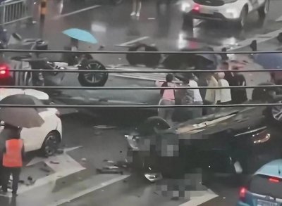 ​江西严重车祸：闯红绿灯引发的惊魂瞬间