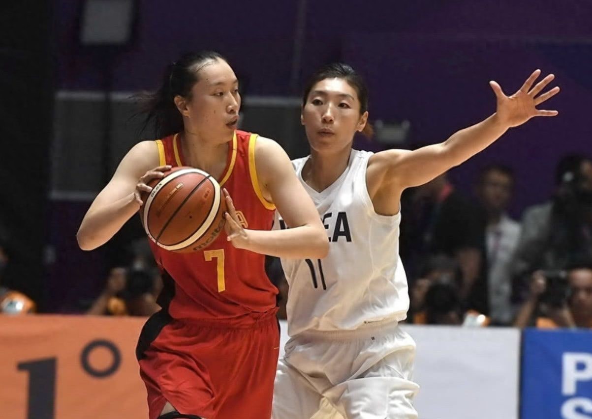 组图：中国女篮一姐邵婷