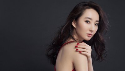 程媛媛：矜持佳丽、绝色美人