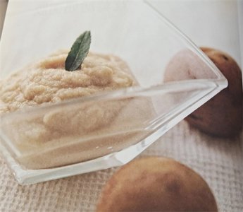 ​土豆美容护肤小窍门是什么（自制土豆精油面膜）