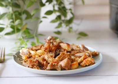 ​秋天滋补身体就吃羊肉，家庭版的孜然烤羊排，鲜香可口吃不够