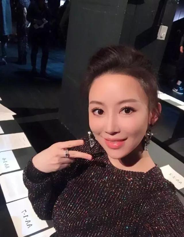 身为运动员的“九球天后”颜值超众多女明星，打个台球更像是选美