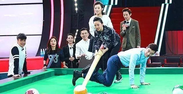 身为运动员的“九球天后”颜值超众多女明星，打个台球更像是选美