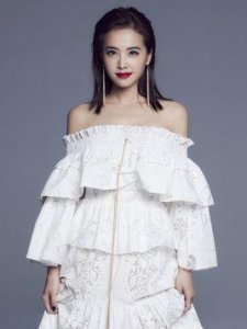 ​盘点90后青春回忆中的十位女歌手，有你的爱豆吗？