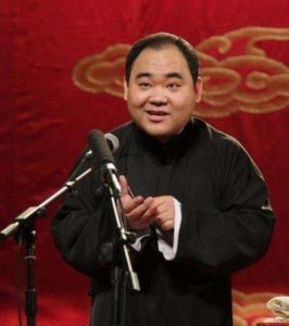 ​网友问“侯震在德云社有什么用？”他不仅说相声，还是侯宝林长孙