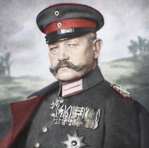 ​保罗·兴登堡对希特勒的看法是什么？