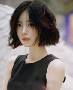 ​30到40岁的女人适合什么短发(三十岁女人短发发型)