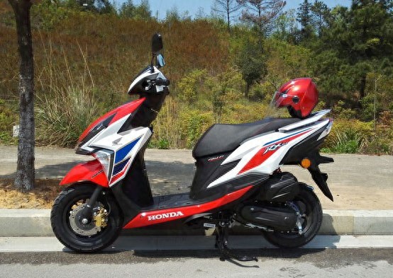 花1.1万够入新大洲本田裂行125，配置很不错，动力小钢炮