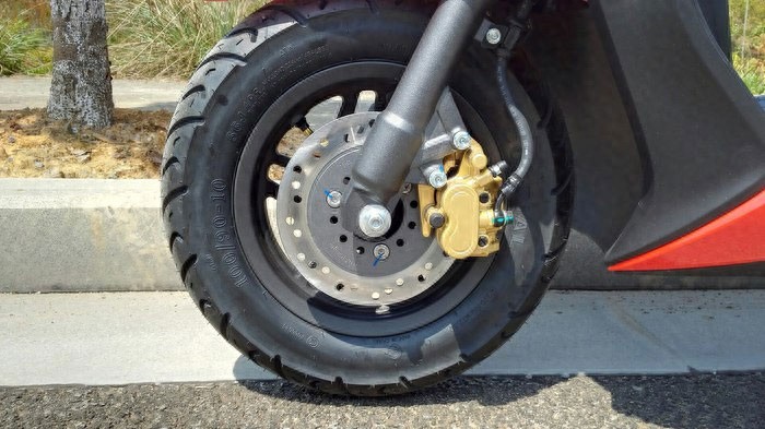 花1.1万够入新大洲本田裂行125，配置很不错，动力小钢炮