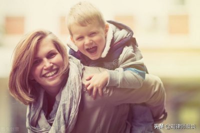 ​33岁母亲亲手打死了自己的亲生儿子，如何定罪量刑