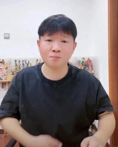 ​卢鑫直播回应裂穴传闻！透露玉浩病了，我们要是蹭流量早卖布鞋了