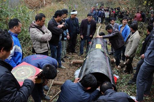 古代人下葬过程中棺材为什么不能落地