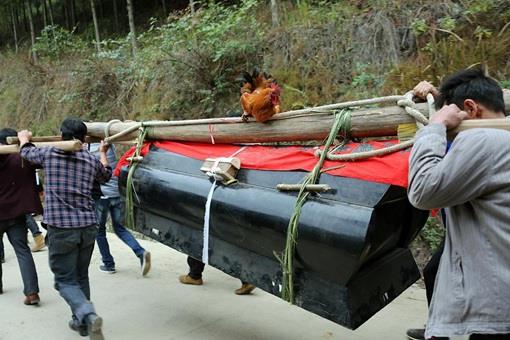 古代人下葬过程中棺材为什么不能落地