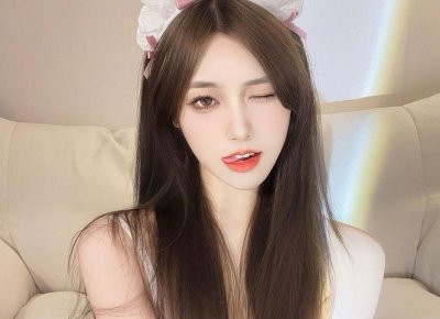 ​和一个女生保持很久的朋友关系，怎么才能升级关系？