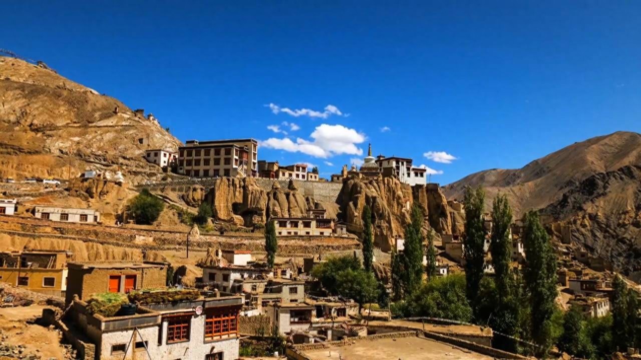 神圣的拉达克，美丽的班公湖