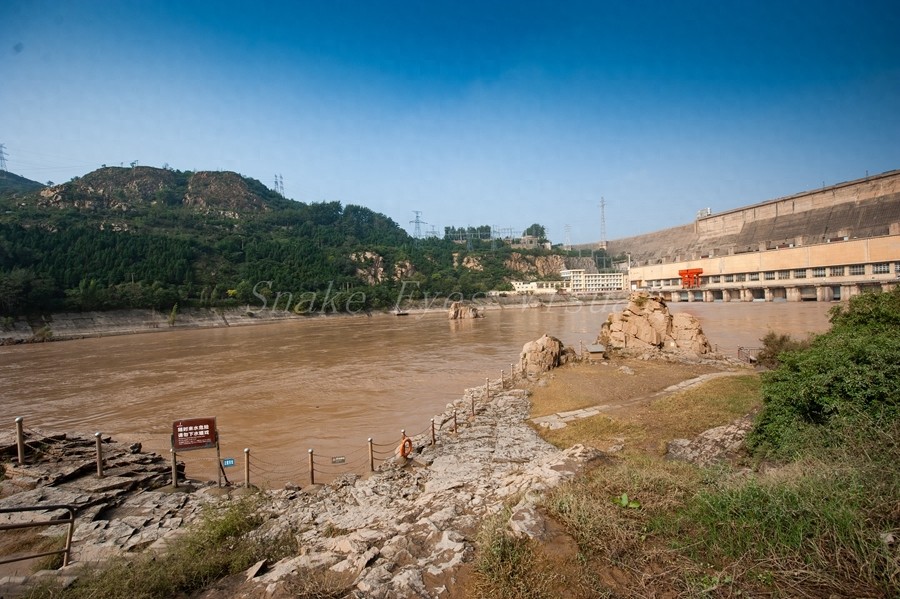 三门峡大坝，我国在黄河上兴建的第一座大型水利枢纽工程