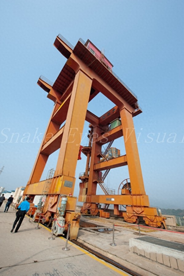 三门峡大坝，我国在黄河上兴建的第一座大型水利枢纽工程