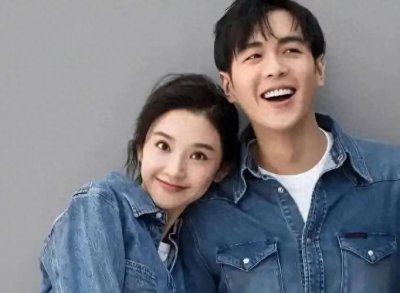 ​张若昀唐艺昕:三口之家的温馨翘翘板时光