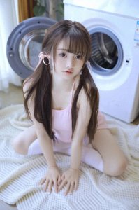 ​少女写真：青春的绚丽绽放