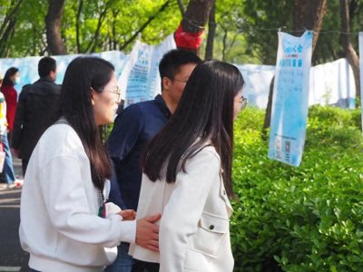 ​好热闹！三月三千佛山相亲大会来啦，快来寻觅有缘的TA