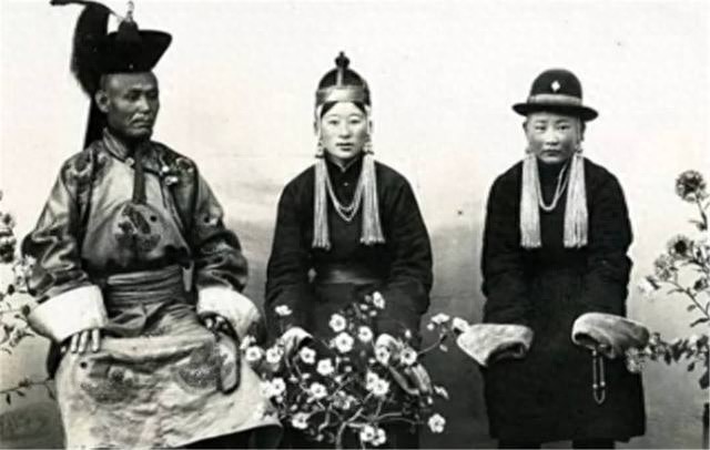 珍贵的蒙古族老照片，图1的男人造型犀利，图6让人欣赏不来