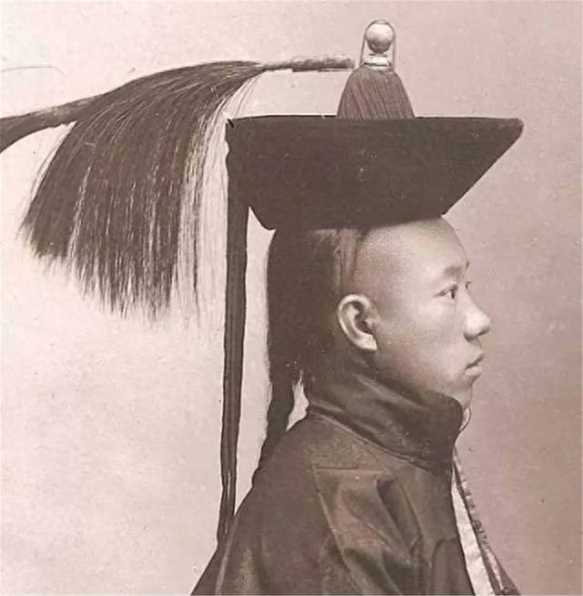 珍贵的蒙古族老照片，图1的男人造型犀利，图6让人欣赏不来